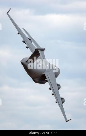 Royal Australian Air Force (RAAF) Boeing C-17A Globemaster III großes Militärflugzeug betrieben von 36 Squadron in RAAF Amberley, Queenslan Stockfoto