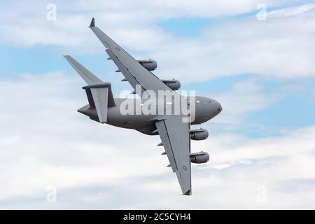 Royal Australian Air Force (RAAF) Boeing C-17A Globemaster III großes Militärflugzeug betrieben von 36 Squadron in RAAF Amberley, Queenslan Stockfoto