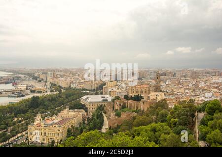 Blick von den Höhen in Malaga, südlich von Spanien von der gibralfaro Burg Stockfoto