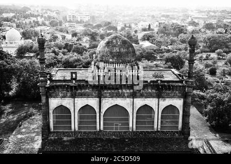 Die schwarz-weiße Ansicht der schönen touristischen Ort bijapur gol gummaz Stockfoto