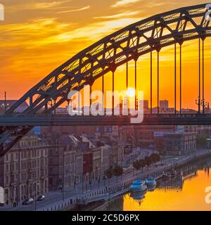 Newcastle & Gateshead Kai in der Morgendämmerung, newcastle upon tyne, tyne & Wear, England, Großbritannien Stockfoto