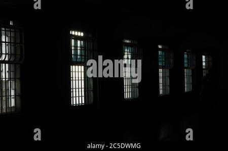 Blick auf verbarrte Fenster, Alcatraz Gefängnis Stockfoto