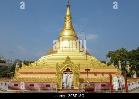 Myanmar goldener Tempel in der Klosterzone von Lumbini in Nepal Stockfoto