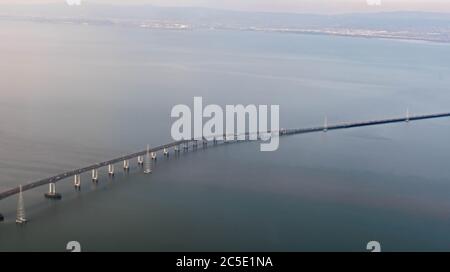 Luftaufnahme der San Mateo–Hayward Bridge San Francisco California U.S.A. Stockfoto