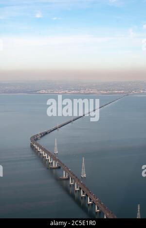 Luftaufnahme der San Mateo–Hayward Bridge San Francisco California U.S.A. Stockfoto