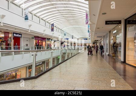 Innenraum der Mall Cribbs Causeway, Bristol, UK Stockfoto