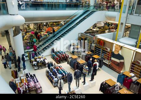 Marks & Spencer Store in der Mall in Cribbs Causeway, Bristol, Großbritannien Stockfoto