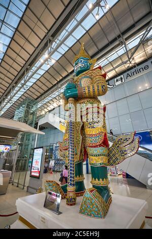 BANGKOK, THAILAND - CIRCA JANUAR 2020: Innenaufnahme des Suvarnabhumi Flughafens. Stockfoto