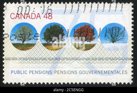 KANADA - UM 2002: Briefmarke gedruckt von Kanada, zeigt Baum, um 2002 Stockfoto