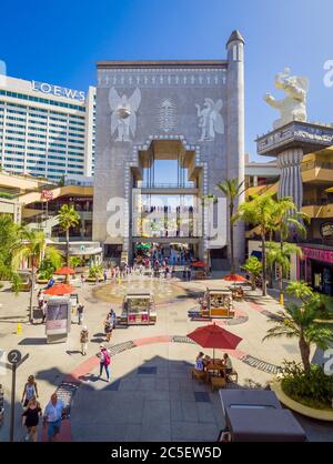 LOS ANGELES - KALIFORNIEN, Babylon Court Yard in Hollywood und Highland Center Stockfoto