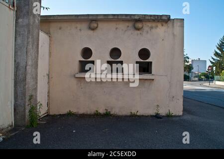 Eingang des abgerissenen Stade de la Palla Fußballstadions in Valence, Frankreich. Stockfoto