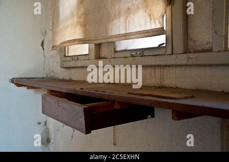 Kartenbüro des abgerissenen Stade de la Palla Fußballstadions in Valence, Frankreich. Stockfoto