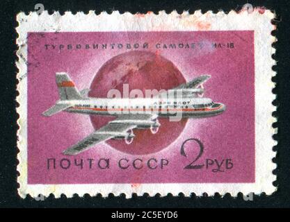 RUSSLAND - UM 1958: Briefmarke gedruckt von Russland, zeigt Airliner, um 1958. Stockfoto