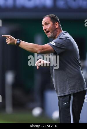 Bremen, Deutschland. 2. Juli 2020. Trainer Frank Schmidt (Heidenheim) gestikuliert. Sport: Fußball: 1. Bundesliga: Saison 19/20: Abstieg erster Abschnitt: SV Werder Bremen - FC Heidenheim, 02.07.2020 Credit: Marvin Ibo G? Ng? R/GES/POOL – weltweite Nutzung/dpa/Alamy Live News Stockfoto