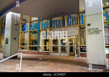 Der wegen der Pandemie geschlossene Campus des Fashion Institute of Technology (FIT), Teil der State University of New York (SUNY), wurde am Dienstag, den 30. Juni 2020 geschlossen. (© Richard B. Levine) Stockfoto