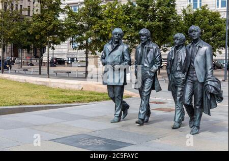 Beatles-Statue. Liverpool Pier Head Stockfoto