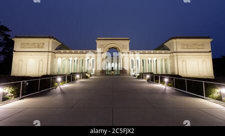 Legion of Honor Museum in San Francisco bei Nacht Stockfoto