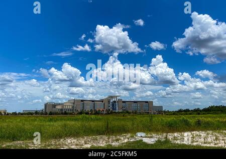 Orlando, FL/USA-7/1/20: Das Orlando VA Medical Center. Veterans Affairs Hospitals sind Teil des United States Department of Veterans Affairs. Stockfoto