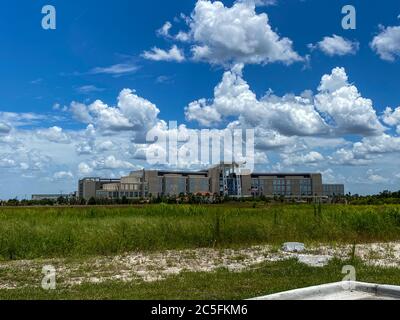 Orlando, FL/USA-7/1/20: Das Orlando VA Medical Center. Veterans Affairs Hospitals sind Teil des United States Department of Veterans Affairs. Stockfoto