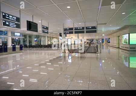 MÜNCHEN, DEUTSCHLAND - CIRCA JANUAR 2020: Umzug am Flughafen München. Stockfoto