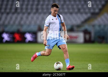 Turin, Italien. Juni 2020. TURIN, ITALIEN - 30. Juni 2020: Patric der SS Lazio in Aktion während der Serie EIN Fußballspiel zwischen Turin FC und SS Lazio. (Foto von Nicolò Campo/Sipa USA) Quelle: SIPA USA/Alamy Live News Stockfoto