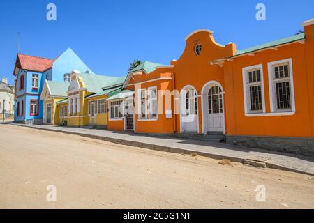 Bunte deutsche Architektur von Luderitz, Namibia Stockfoto