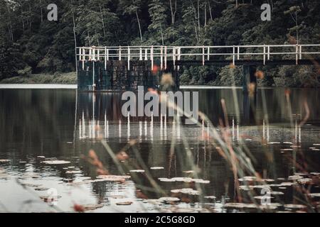 Malerische Landschaftsaufnahme des Hiyare Reservoirs Stockfoto