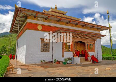 Sangchen Dorji Lhundrop Koeling Buddhistisches College für Nonnen im Mo Chhu Tal, Bhutan Stockfoto