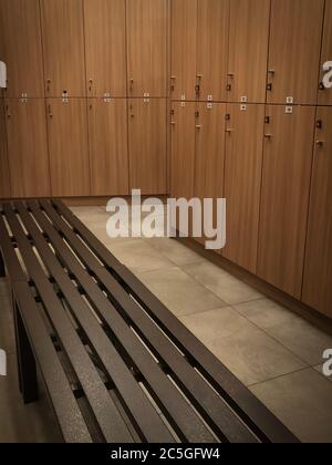 Das Innere des Umkleideräume/Umkleideräume des Gymnasiums. Stockfoto