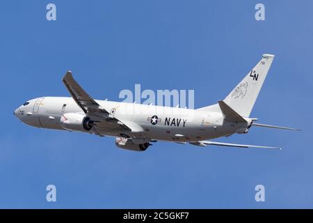 United States Navy Boeing P-8A Poseidon Anti-Submarine Warfare und Maritime Patrol Flugzeuge abfliegen Avalon Airport. Stockfoto