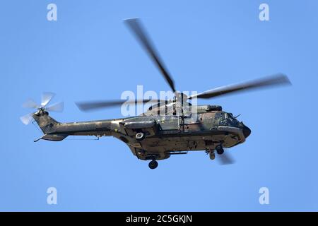 Republic of Singapore Air Force Aerospatiale AS-332 Super Puma Militärhubschrauber. Stockfoto