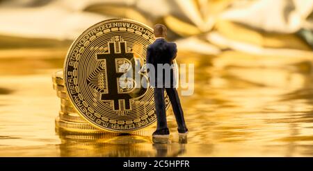 Bitcoin-Münze. Symbolisches Foto für digitale und virtuelle Währung. Stockfoto
