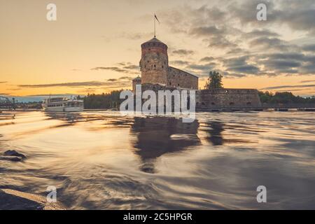 Olavinlinna Festung Burg eine der berühmtesten und alten Wahrzeichen in Finnland, Savonlinna. Stockfoto