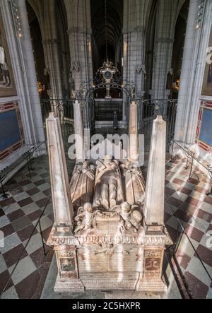 Das Grab von Gustav Vasa (Gustav I. von Schweden) und zwei seiner Ehefrauen, innen der Uppsala-Kathedrale (Domkyrka). Uppsala, Schweden, Skandinavien. Stockfoto