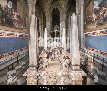 Das Grab von Gustav Vasa (Gustav I. von Schweden) und zwei seiner Ehefrauen, innen der Uppsala-Kathedrale (Domkyrka). Uppsala, Schweden, Skandinavien. Stockfoto