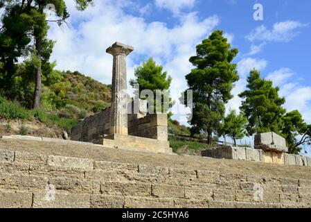 GRIECHENLAND, OLYMPIA - 5 Okt: Antike Ruinen am 5. Oktober 2013 in Olympia. Geburtsort der olympischen Spiele, jetzt UNESCO-Weltkulturerbe und Ort, wo Stockfoto