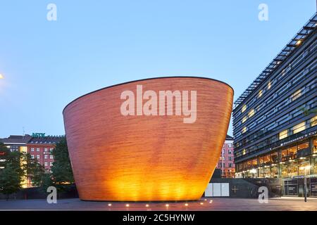 Helsinki, Finnland - 29. Juli 2018: Kamppi-Kapelle - moderne finnische religiöse Architektur Stockfoto