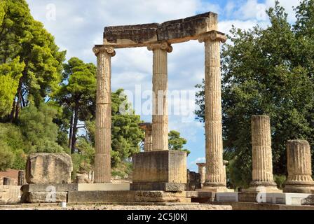 Griechenland Olympia, antike Ruinen des wichtigen Philippeion in Olympia, Geburtsort der olympischen Spiele - UNESCO-Weltkulturerbe Stockfoto