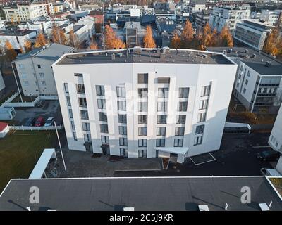 Joensuu, Finnland - 15. Oktober 2018: Luftaufnahme der neuen Wohnungen für Studenten. Stockfoto