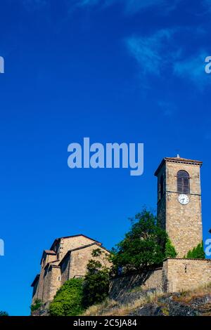 Das Pompeano Schloss gegen blauen Himmel in Serramazzoni, Provinz Modena, Emilia Romagna, Italien Stockfoto