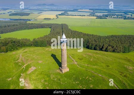 Das Waterloo-Denkmal Peniel Heugh in den Scottish Borders ist ein 150-Fuß-Turm, der zwischen 1817 und 1824 zur Erinnerung an die Schlacht von Waterloo gebaut wurde. Stockfoto