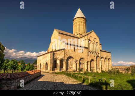 Panoramablick auf alaverdi Kloster georgisch Ost orthodoxen Kloster in kachetia Region. Stockfoto