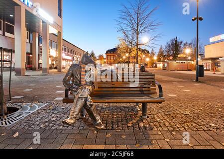 JOENSUU / FINNLAND - Oktober 15 2018: Skulptur 'der umwerfende Wolf' - das meistfotografierte Wahrzeichen Stockfoto