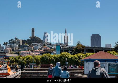 Blick auf die Skyline von Fishermans Wharf Stockfoto