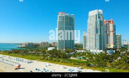 Luftaufnahme der Wolkenkratzer in Miami Beach. Stockfoto