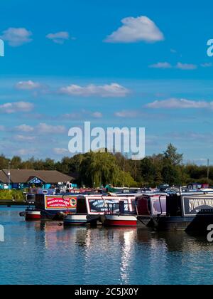 Barton Marina am Trent und Mersey Kanal in Staffordshire England. Stockfoto