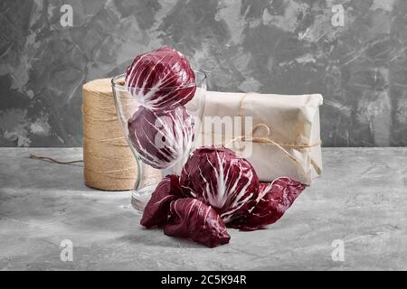 Radicchio rosso, Salat Zutaten, gesunde Ernährung, Ernährung Stockfoto