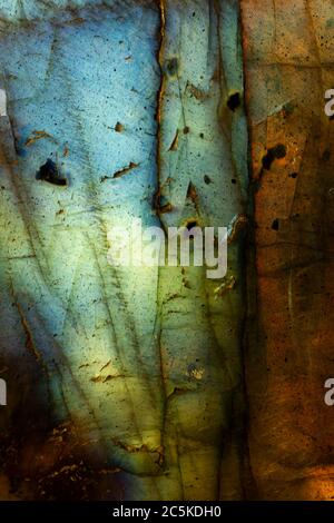 Farbenfrohe und leuchtende Labradorit Makro Foto Stockfoto