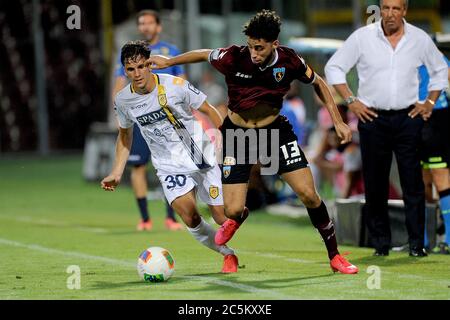 Salerno, Italien 3. Juli 2020. Kiyine Sofian Spieler aus Salernitana, während eines Spiels der italienischen Serie B Meisterschaft zwischen Salernitana - Juve Stabia endete mit dem Sieg von Salernitana, Spiel im Arechi-Stadion in Salerno gespielt. Kredit: Vincenzo Izzo / Alamy Live Nachrichten Stockfoto