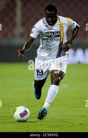 Salerno, Italien 3. Juli 2020. Addae hellen Spieler von Juve Stabia, während eines Spiels der italienischen Serie B Meisterschaft zwischen Salernitana - Juve Stabia endete mit dem Sieg von Salernitana, Spiel im Arechi-Stadion in Salerno gespielt. Kredit: Vincenzo Izzo / Alamy Live Nachrichten Stockfoto